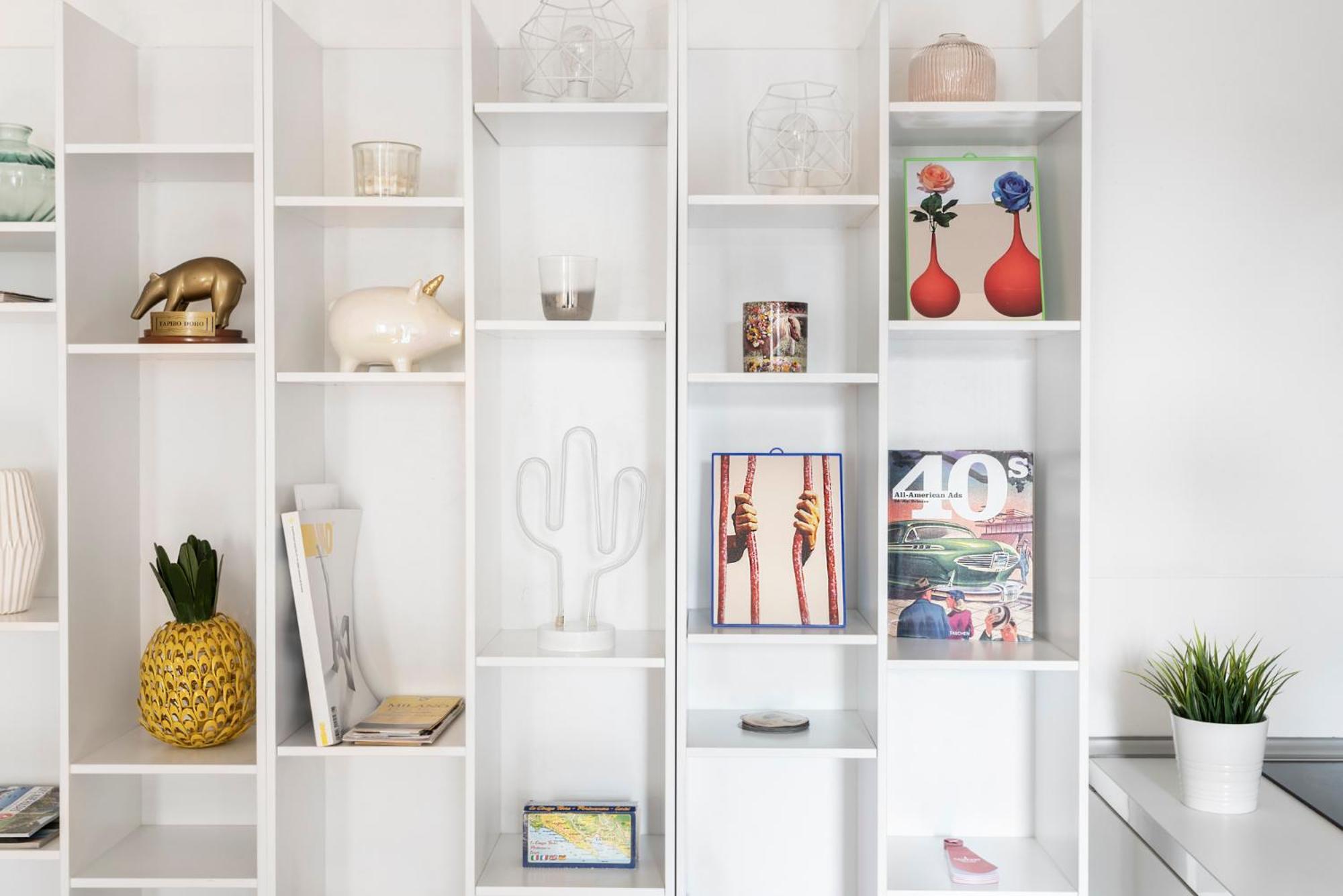 White & Beauty In Center Apartment *